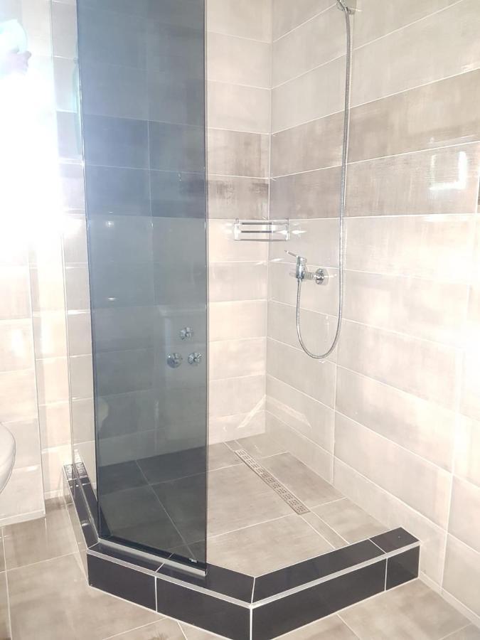 Apartmani Brigita Korenica Exteriör bild
