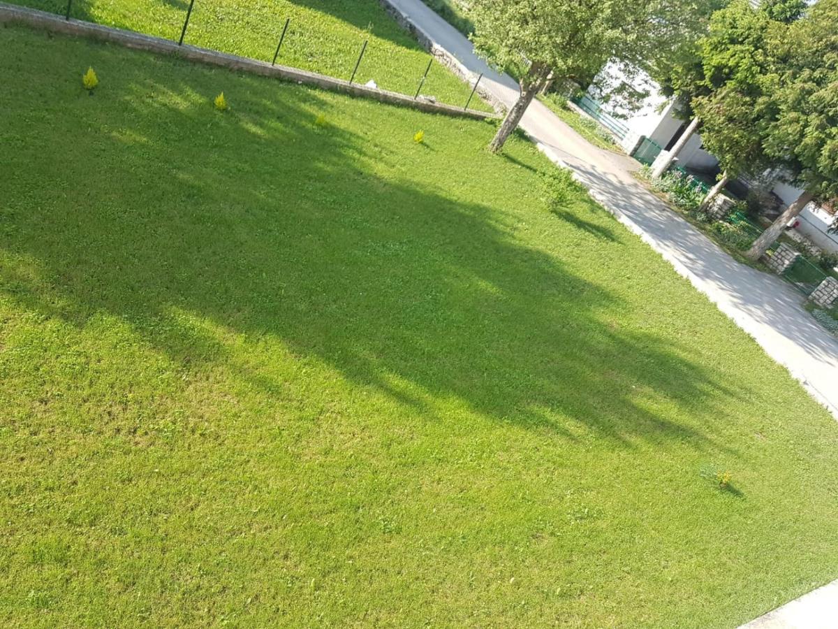 Apartmani Brigita Korenica Exteriör bild