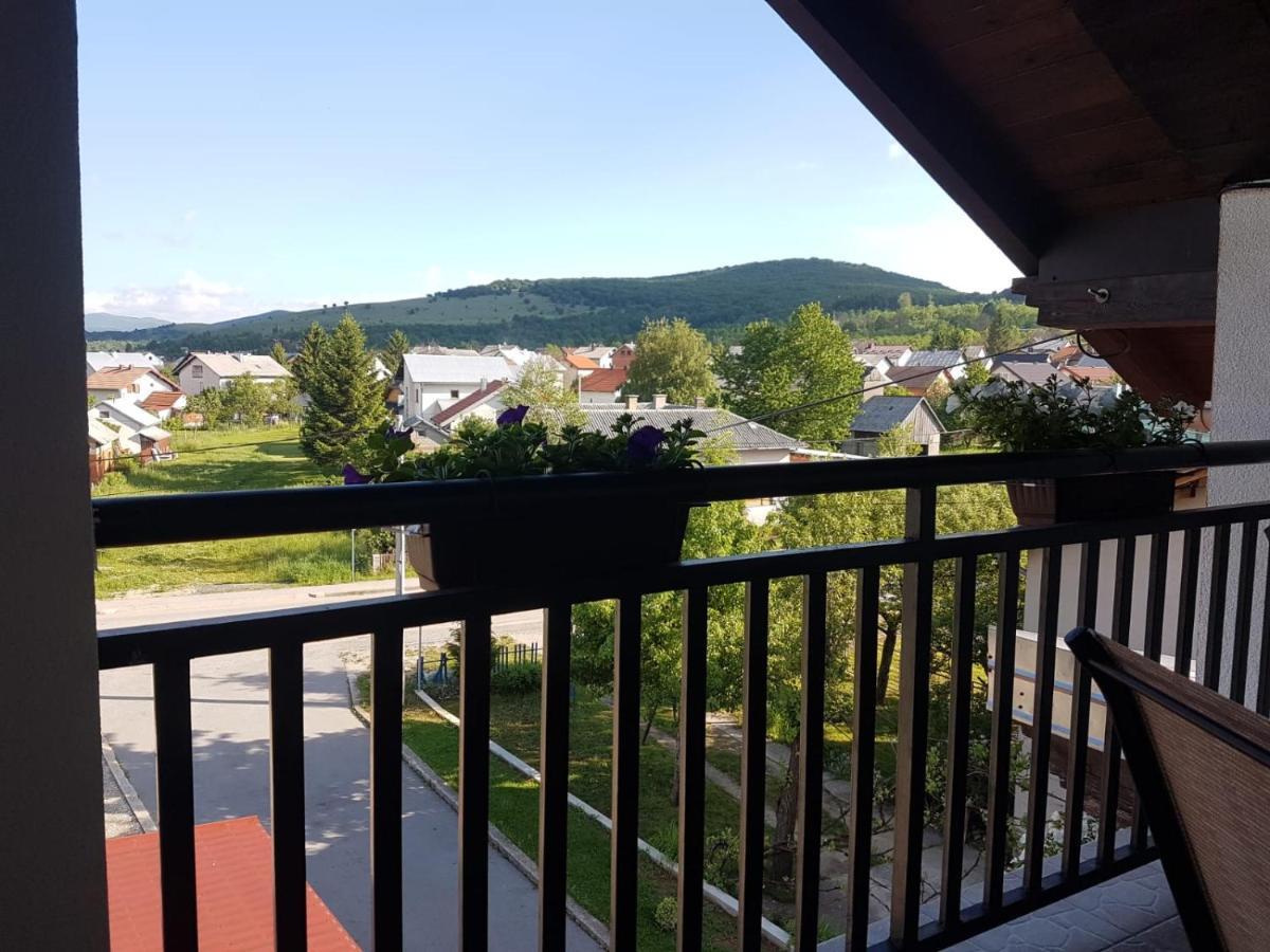 Apartmani Brigita Korenica Exteriör bild