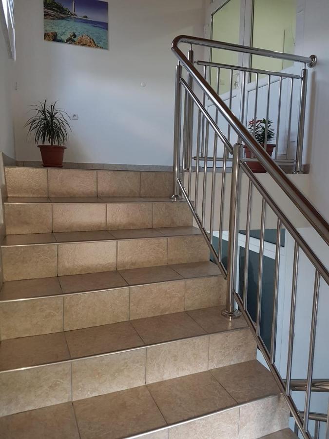 Apartmani Brigita Korenica Exteriör bild
