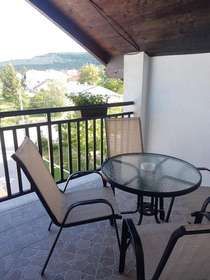 Apartmani Brigita Korenica Exteriör bild