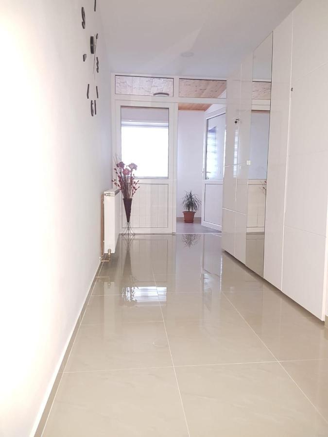 Apartmani Brigita Korenica Exteriör bild