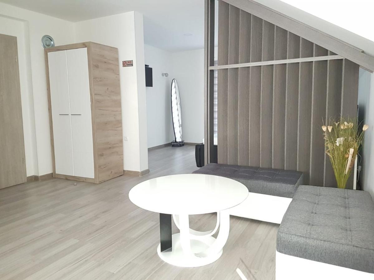 Apartmani Brigita Korenica Exteriör bild