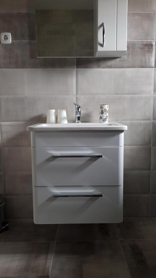 Apartmani Brigita Korenica Exteriör bild
