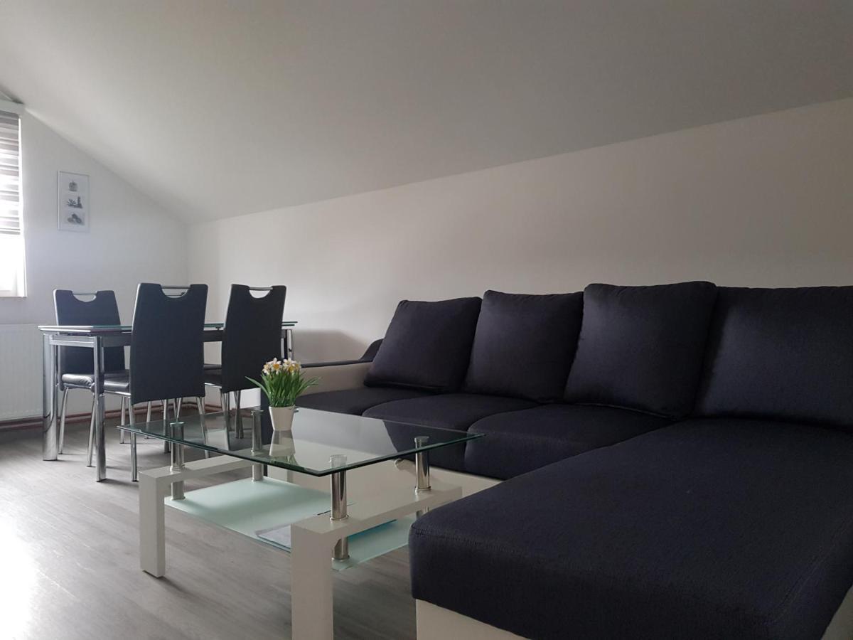 Apartmani Brigita Korenica Exteriör bild